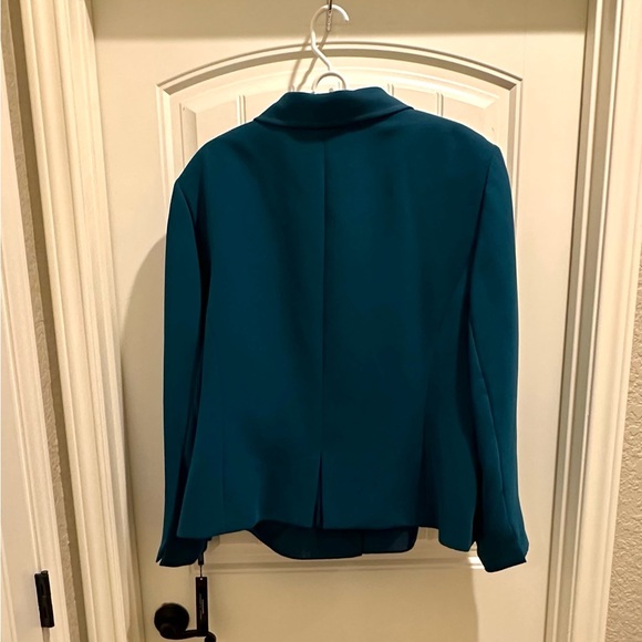Tahari Woman Teal Jacket NWT - Picture 2 of 2